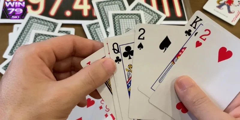 tien len mien nam 4 Linh hoạt áp dụng chiến thuật khi chơi tiến lên miền nam